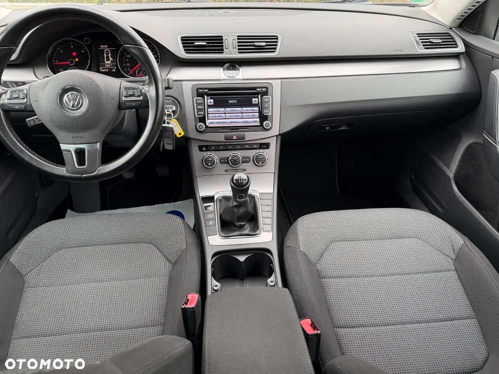 Volkswagen Passat 2.0 TDI Highline - 18