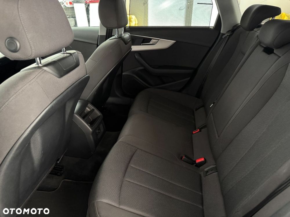 Audi A4 Avant 35 TDI S tronic - 26