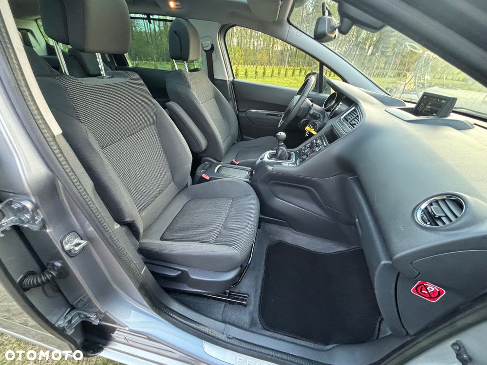 Peugeot 5008 1.6 HDi Active 7os - 9