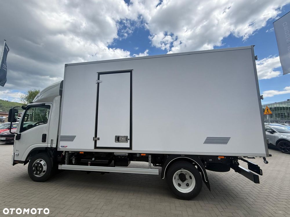 Isuzu M30 - 6