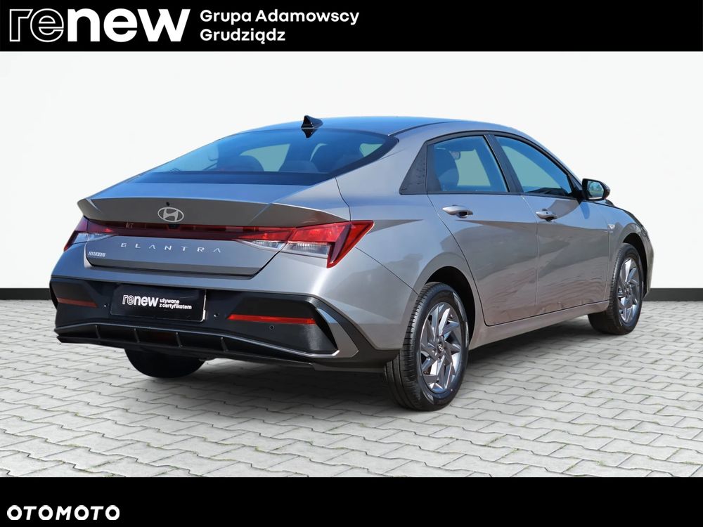 Hyundai Elantra 1.6 Modern - 2