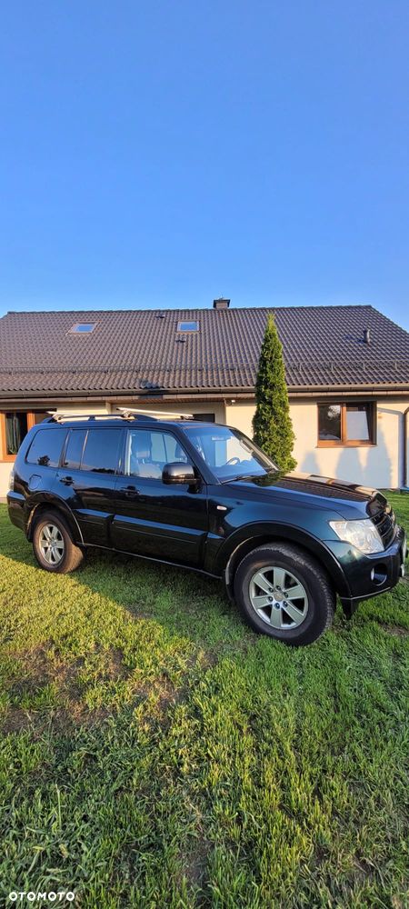 Mitsubishi Pajero - 30