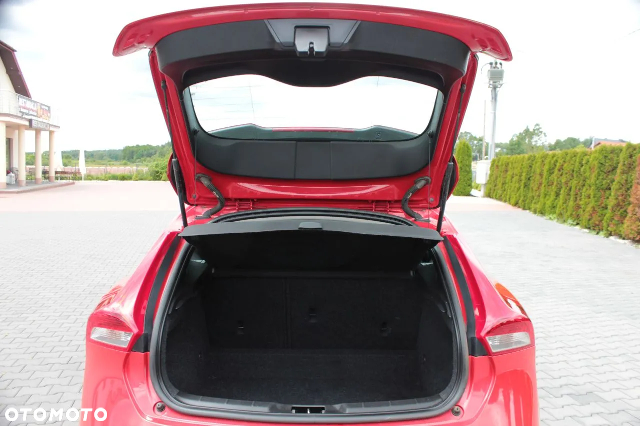 Volvo V40 D2 Momentum - 10