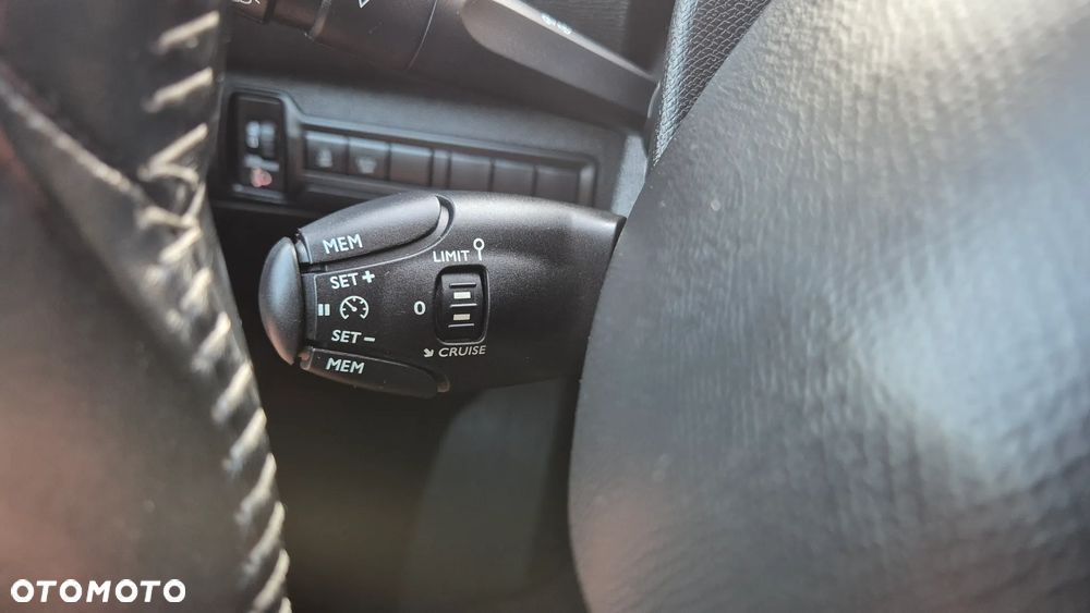 Peugeot 308 SW 1.2 PureTech Allure S&S - 20