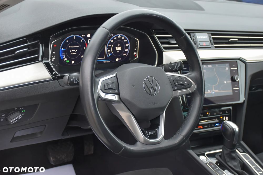 Volkswagen Passat 2.0 TDI SCR DSG 4Motion Elegance - 22