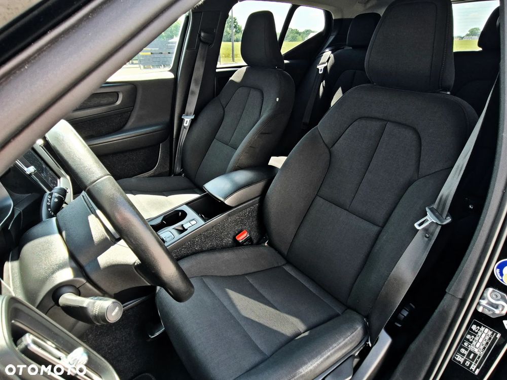 Volvo XC 40 D3 Momentum Pro - 35