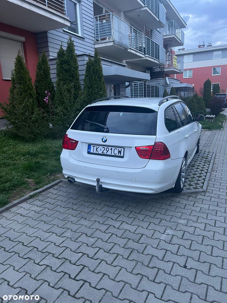 BMW Seria 3 320d DPF Touring Blue Performance Edition Fleet Sport - 21