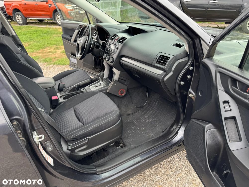 Subaru Forester 2.0 i Active Lineartronic - 8