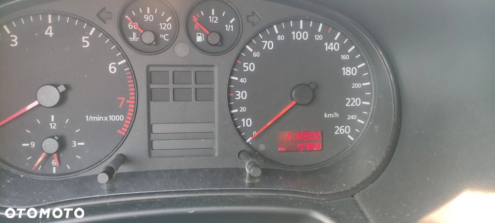 Audi A3 3-drzwiowe 1.6 Ambiente - 6