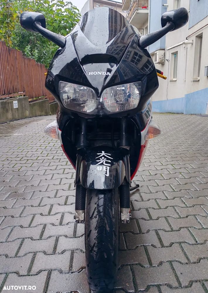 Honda VFR 800F V-Tec - 3