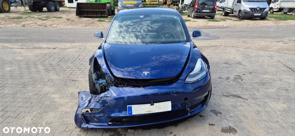 Tesla Model 3 - 2