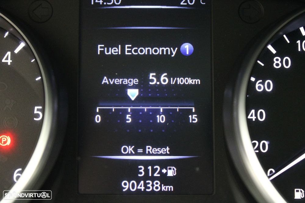 Nissan Qashqai 1.5 dCi N-Connecta Business - 32