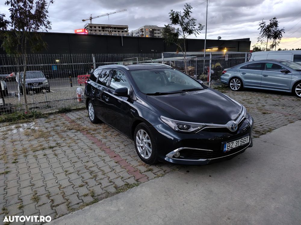 Toyota Auris 1.8 L VVT-i Luna - 3