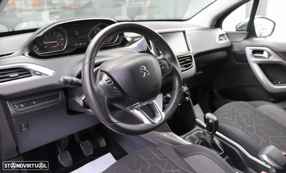 Peugeot 2008 1.2 PureTech Style - 10