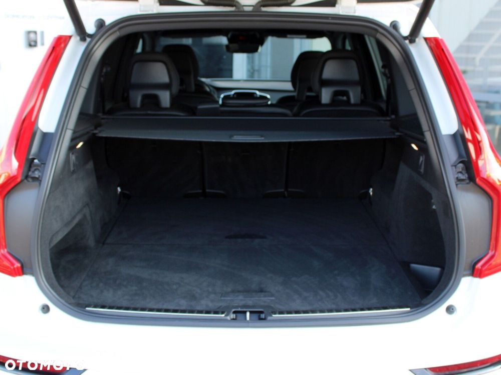 Volvo XC 90 D5 SCR AWD R-Design - 8