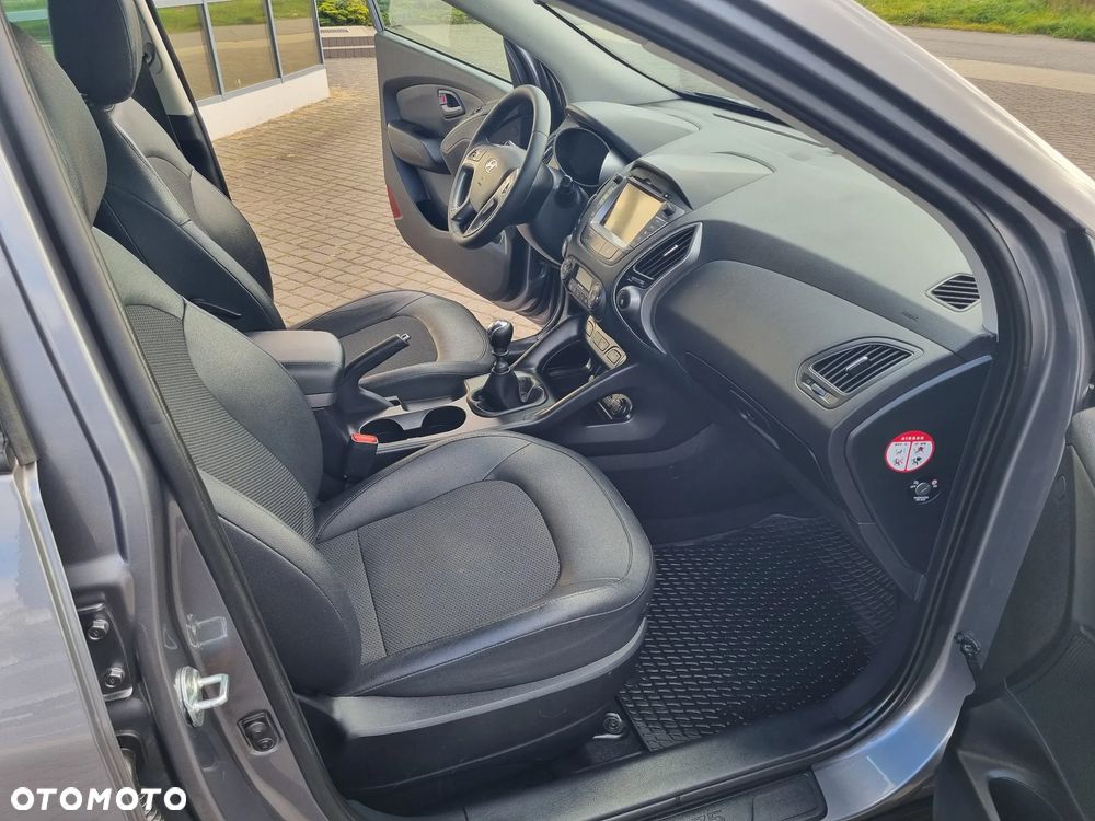 Hyundai ix35 1.6 2WD Fifa World Cup Edition - 17