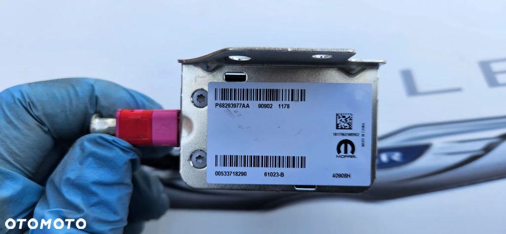 Chrysler Pacifica 2016- Moduł Antena Wzmacniacz anteny GPS Płetwa P68293977AA - 4