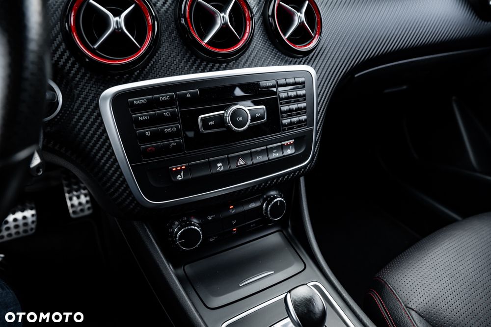 Mercedes-Benz Klasa A 45 AMG 4Matic AMG Speedshift 7G-DCT - 33