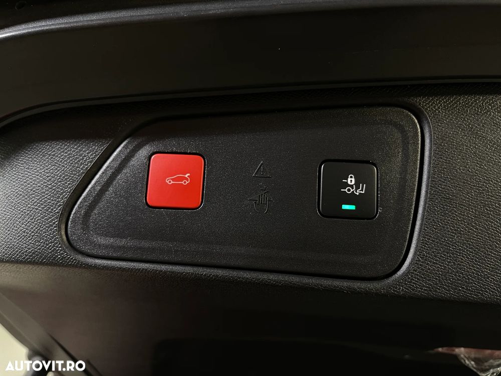 Peugeot 3008 225 e-EAT8 GT - 27