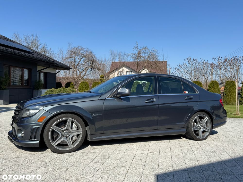 Mercedes-Benz Klasa C 63 AMG - 8