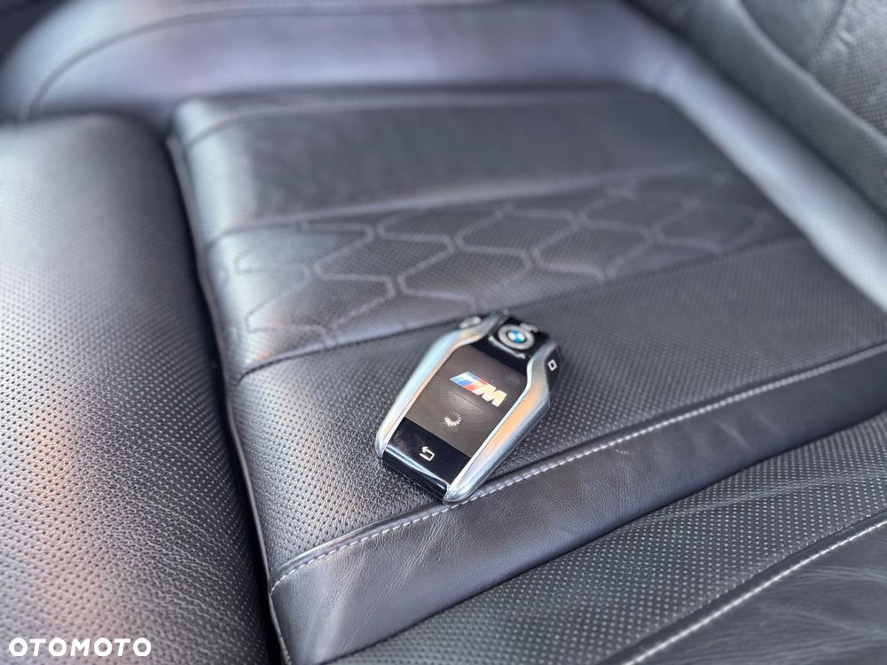 BMW X6M - 32
