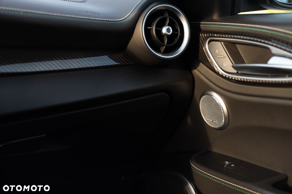 Alfa Romeo Giulia 2.9 Bi Turbo V6 Quadrifoglio - 24