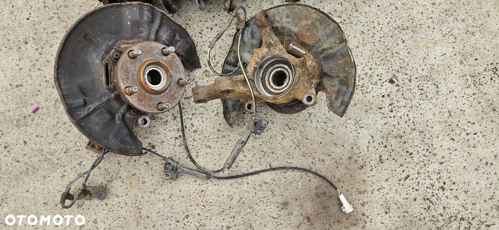 Amortyzator sprężyna lewy prawy przód zwrotnica piasta ABS Toyota Avensis T25 lift 2,2 D-CAT 2008r - 3