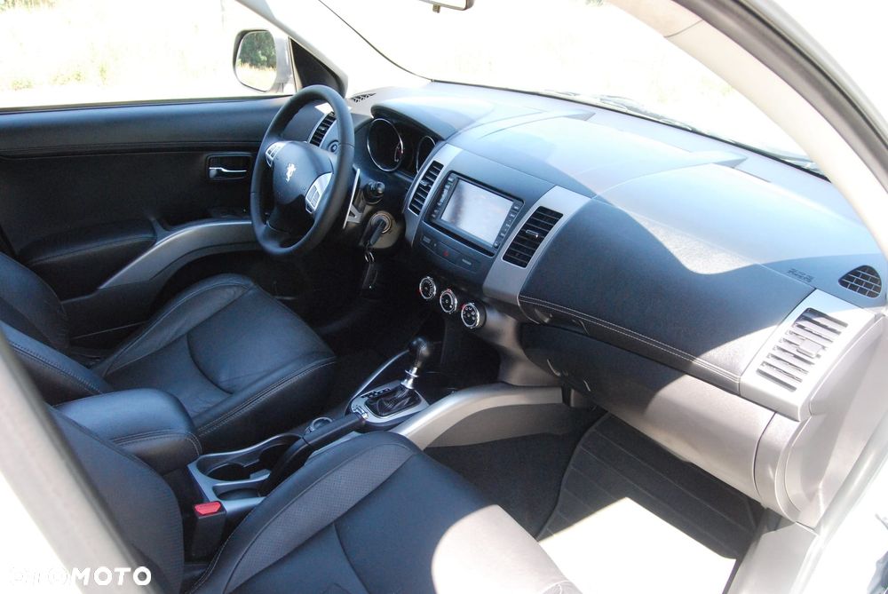 Peugeot 4007 - 24