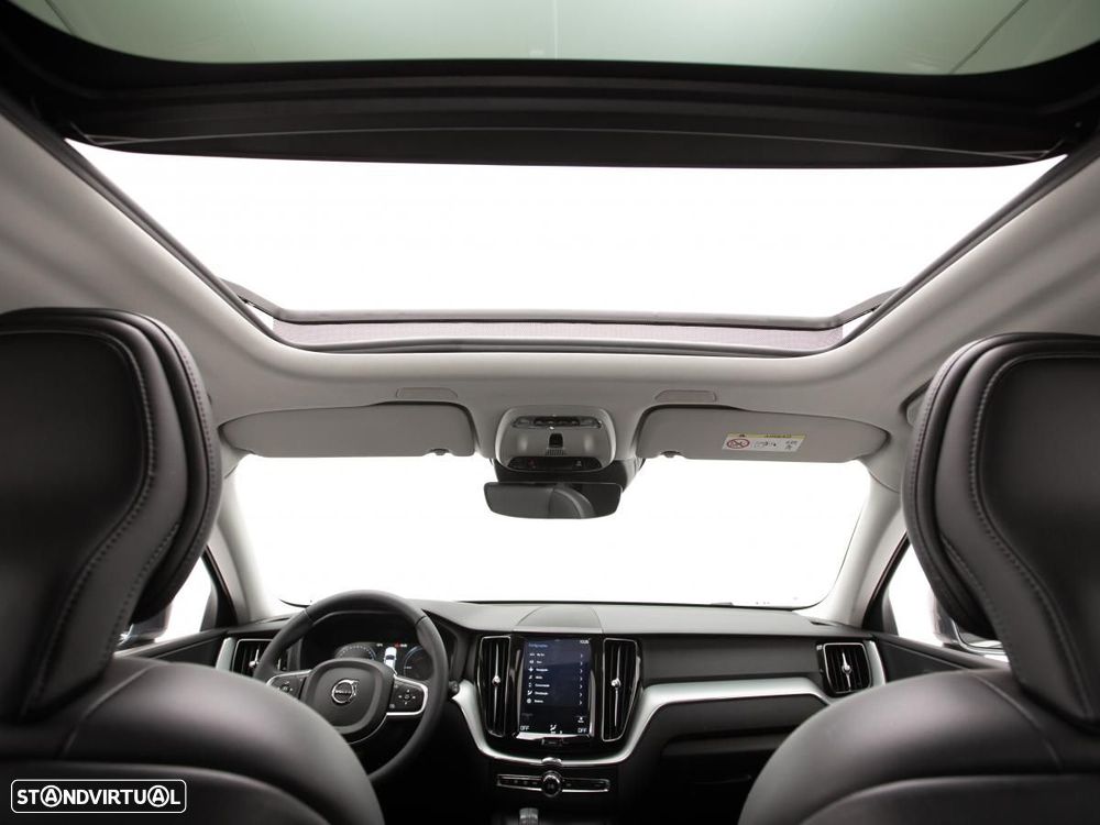 Volvo XC 60 2.0 T6 PHEV R-Design AWD - 11