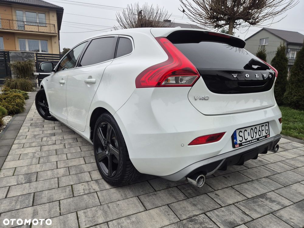 Volvo V40 D2 R Design - 8