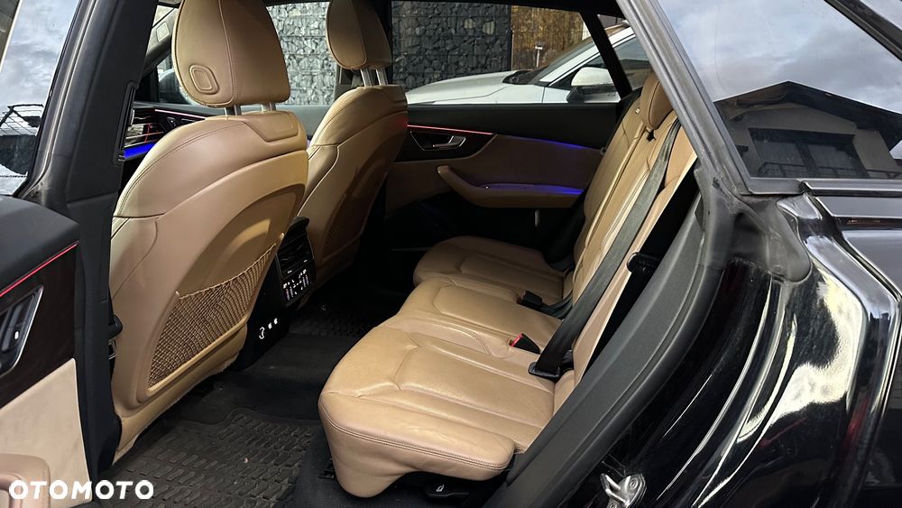 Audi Q8 55 TFSI quattro tiptronic - 11