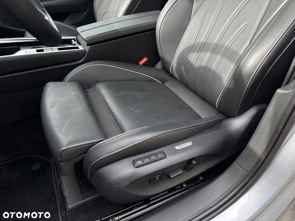 Volkswagen Passat Variant 1.5 TSI ACT mHEV Elegance DSG - 25