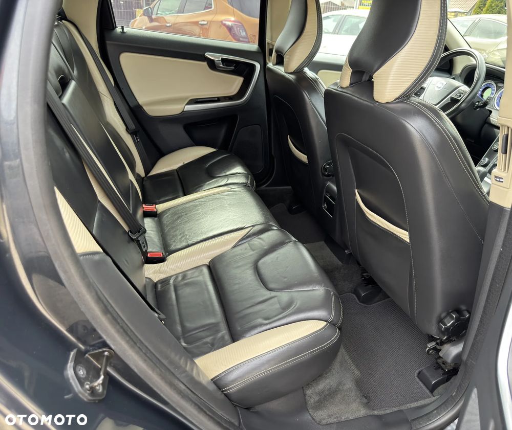Volvo XC 60 D5 AWD RDesign - 27