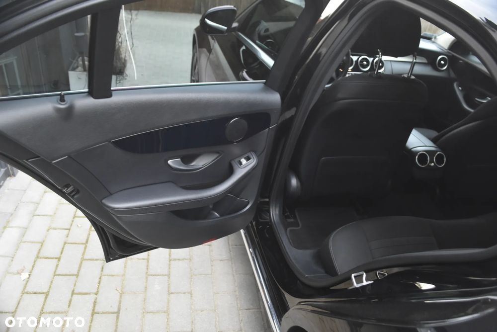 Mercedes-Benz Klasa C 180 Business Edition 9G-TRONIC - 15
