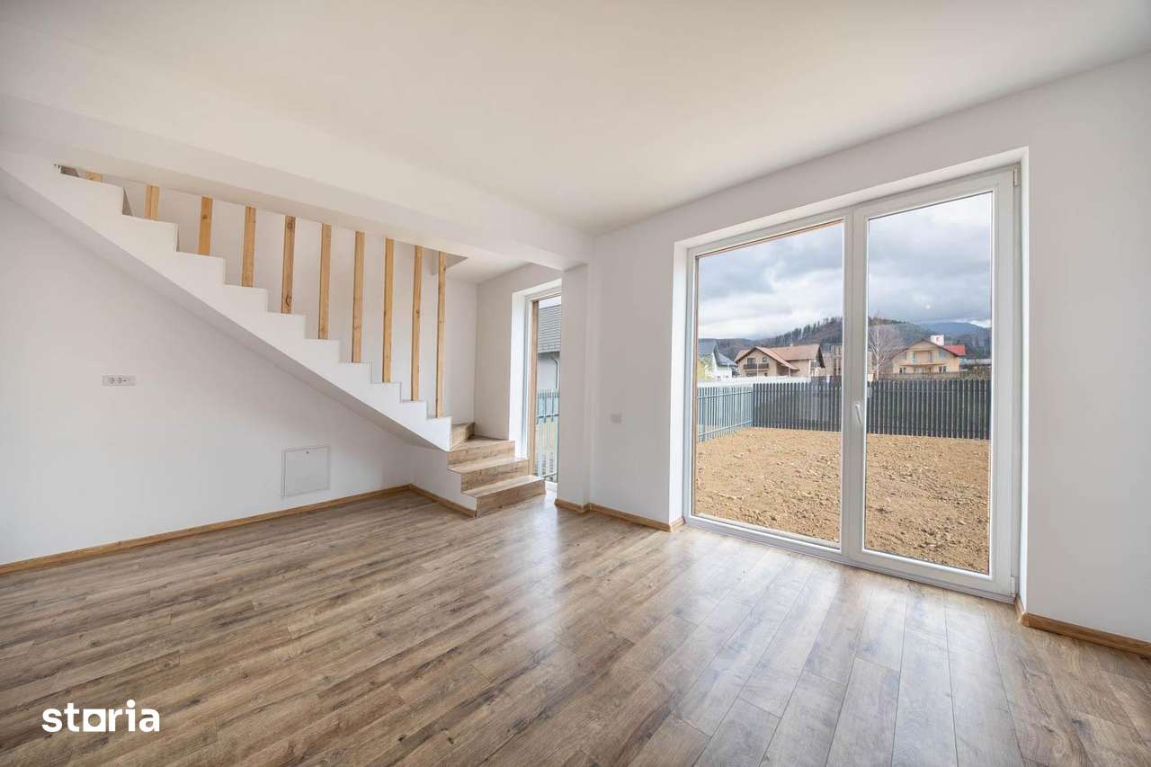 Duplex cu patru camere, teren 250 mp, Rasnov — fotografia 3