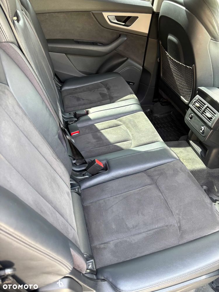 Audi Q7 - 9
