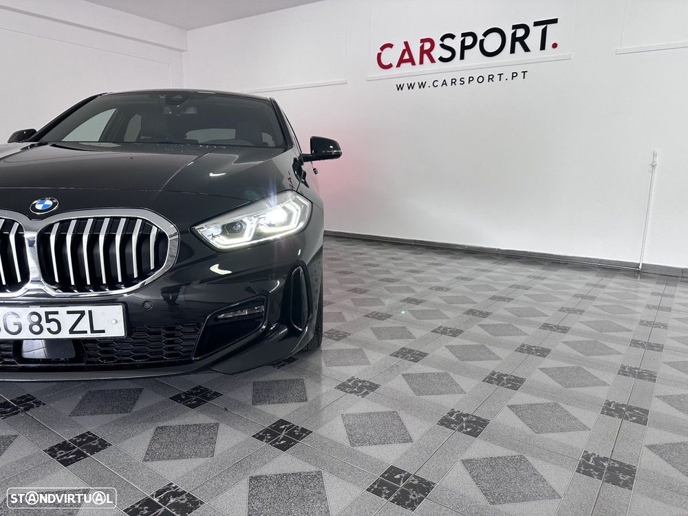 BMW 118 i Pack Desportivo M Auto - 8