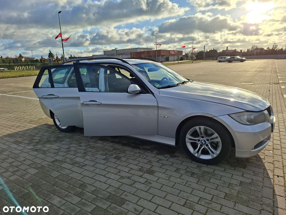 BMW Seria 3 318i - 2