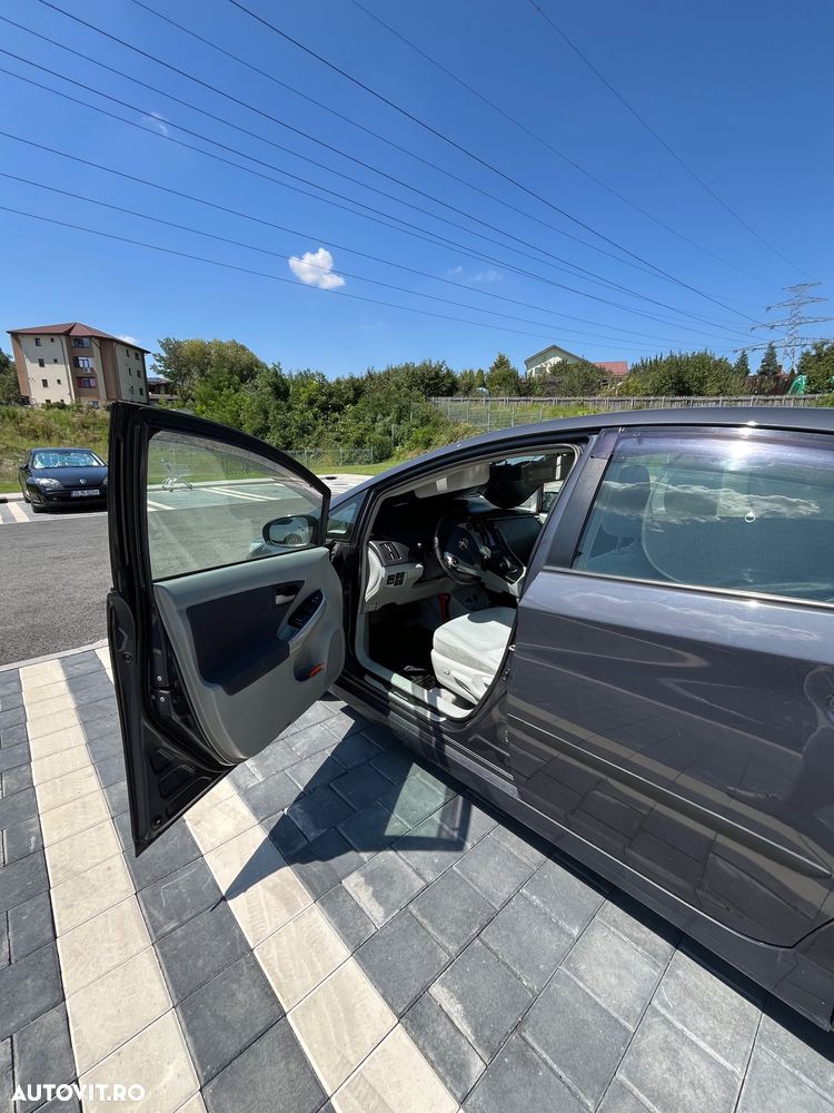 Toyota Prius Luna - 14