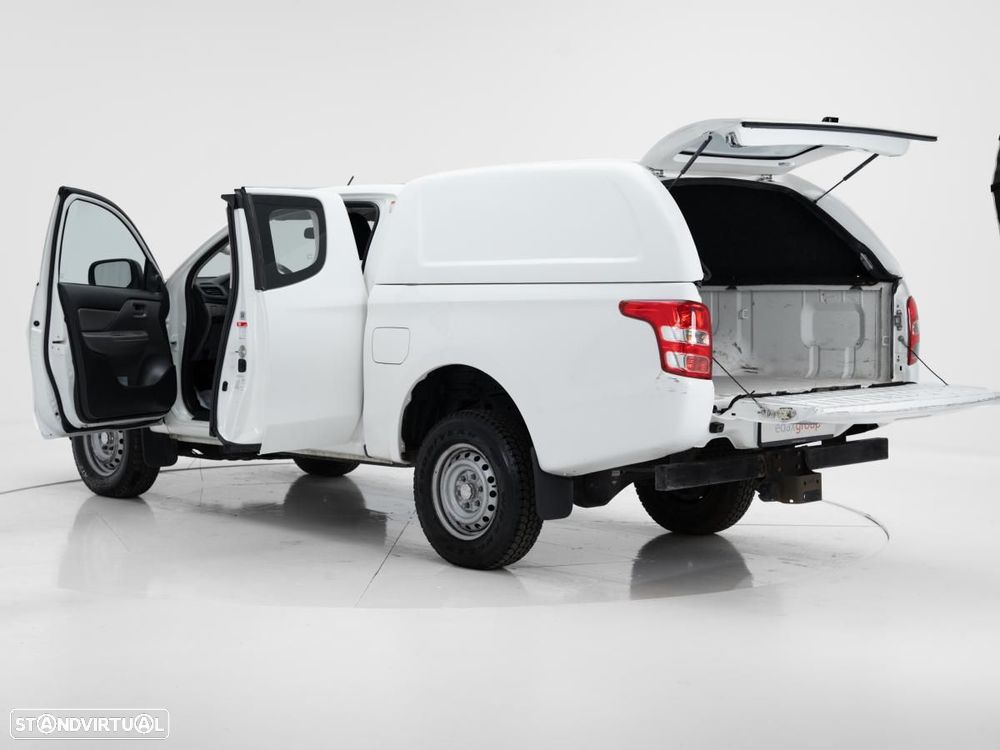 Mitsubishi L200 2.4 DI-D Club Invite 4WD c/IVA - 5