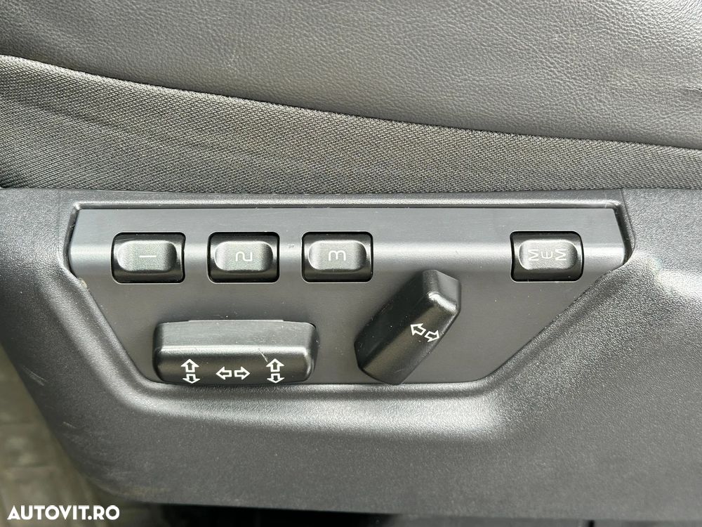 Volvo XC 90 D5 AWD Geartonic RDesign - 28