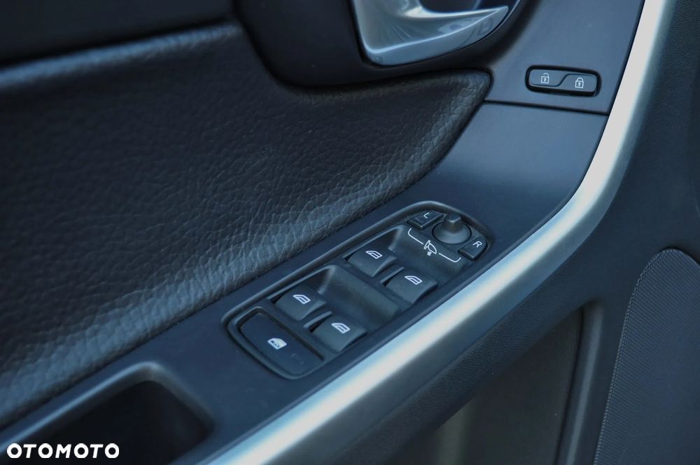 Volvo XC 60 D3 Momentum - 23