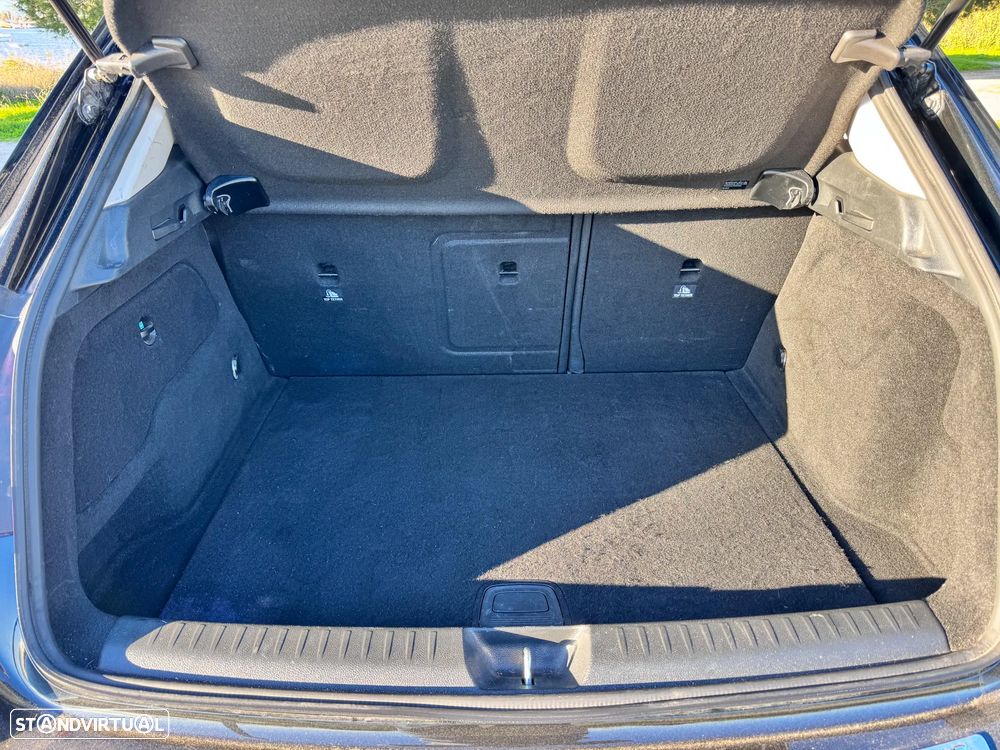 Mercedes-Benz GLA 220 d 4Matic 7G-DCT Urban - 24