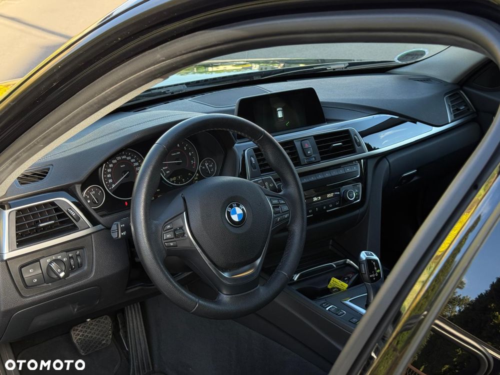 BMW Seria 3 320i GPF xDrive Sport Line Shadow - 17