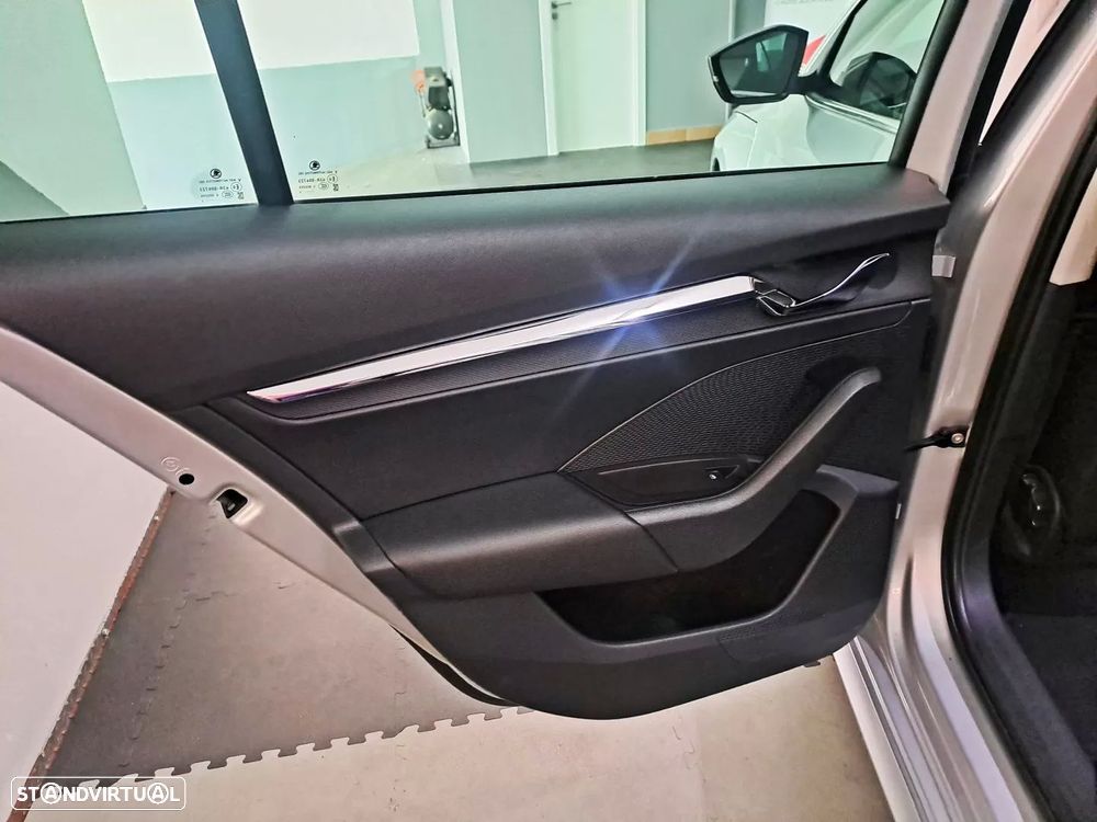 Skoda Octavia Break 2.0 TDI DSG - 14