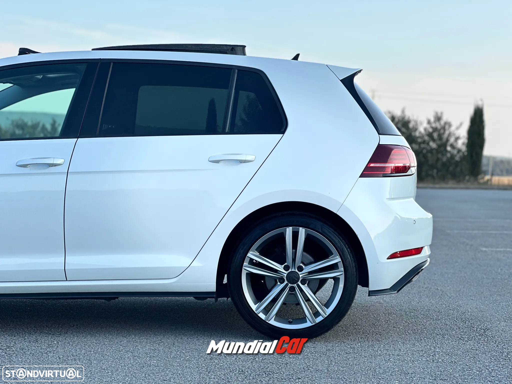 VW Golf 1.6 TDI R-Line - 19