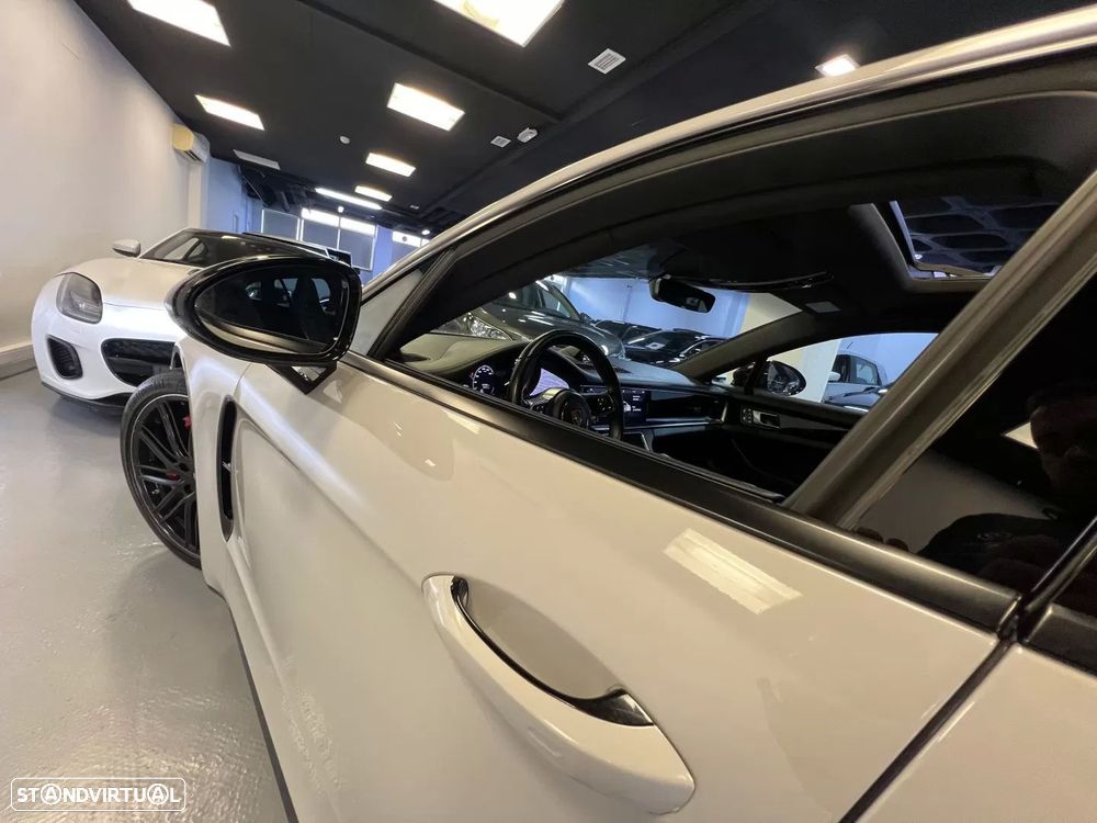Porsche Panamera Sport Turismo 4 E-Hybrid - 42