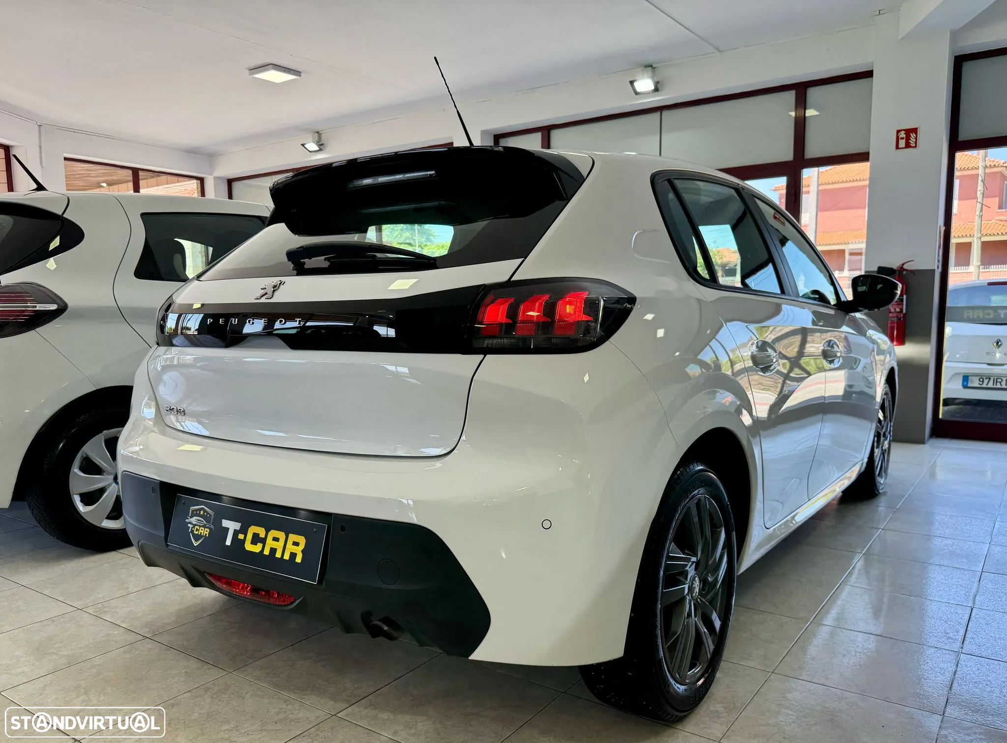 Peugeot 208 1.2 PureTech Active Pack - 3