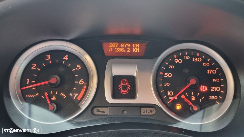 Renault Clio 1.2 16V Confort - 19