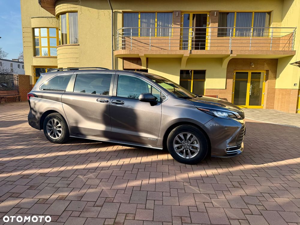 Toyota Sienna 3.5 V6 XLE AWD - 6